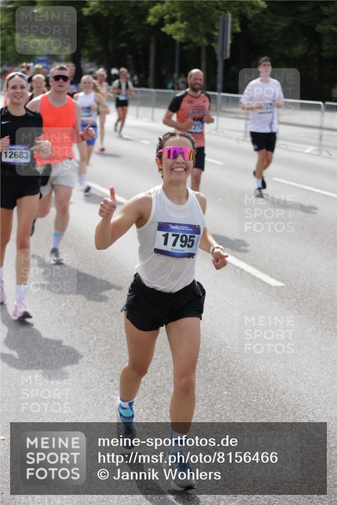 29.06.2025 - hella hamburg halbmarathon Jannik Wohlers http://msf.ph/oto/8156466 29.06.2025 10:17:16 Lombardsbrücke 1015, 1204, 1274, 1458, 1749, 1795, 2094, 2259, 2305, 2548, 3138, 3292, 4194, 4218, 4852, 5002, 5611, 5733, 6254, 6336, 6352, 6786, 7258, 7291, 7413, 7566, 7844, 8144, 9400, 9798, 9848, 10620, 10677, 11156, 11372, 11707, 12031, 12668, 12683, 14194, 14307, 14420, 14648, 14877, 15978, 16024, 16038, 16555, 16576, 17083, 17270, 17542, 17616, 17628, 18469, 18564, 19029 meine-sportfotos.de