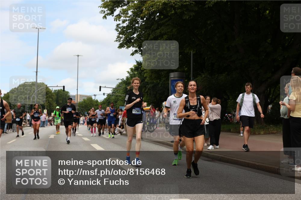 29.06.2025 - hella hamburg halbmarathon Yannick Fuchs http://msf.ph/oto/8156468 29.06.2025 11:16:27 20KM 1158, 1668, 2441, 2634, 2720, 2781, 2956, 3125, 3179, 3292, 4114, 4123, 5181, 5811, 5812, 6214, 6488, 6826, 7413, 8931, 9270, 9272, 9658, 9964, 9988, 10613, 11270, 11424, 13014, 13400, 13472, 13781, 13825, 14017, 14503, 15123, 15256, 15657, 15802, 16040, 16618, 16638, 16707, 16714, 16864, 16927, 17386, 17556, 17987, 18256, 18397, 19093 meine-sportfotos.de