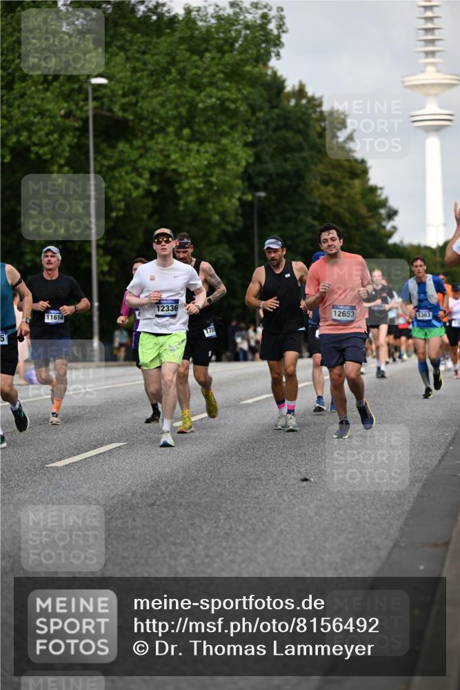 29.06.2025 - hella hamburg halbmarathon Dr. Thomas Lammeyer http://msf.ph/oto/8156492 29.06.2025 10:08:13 Kennedybrücke 1032, 1161, 1355, 1367, 1450, 2277, 2979, 3488, 4095, 4488, 4951, 5058, 5363, 6142, 6706, 7485, 8177, 8421, 8422, 8423, 8484, 9526, 9899 meine-sportfotos.de
