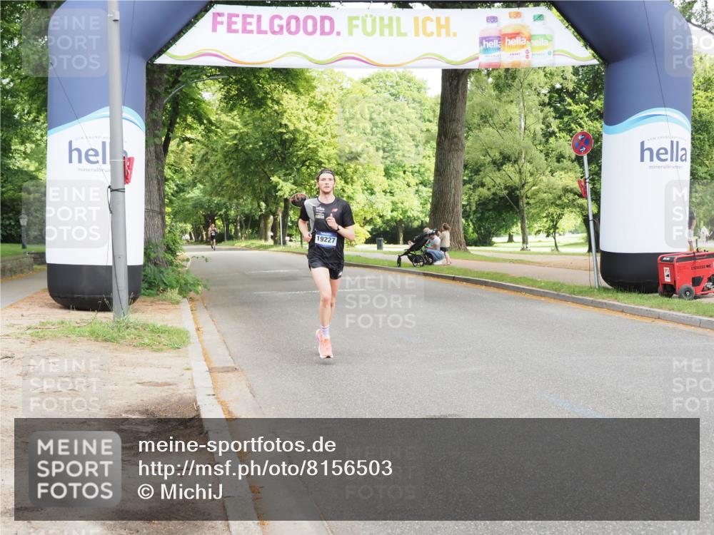 29.06.2025 - hella hamburg halbmarathon MichiJ http://msf.ph/oto/8156503 29.06.2025 10:05:33 Zwischen KM18-KM19  meine-sportfotos.de