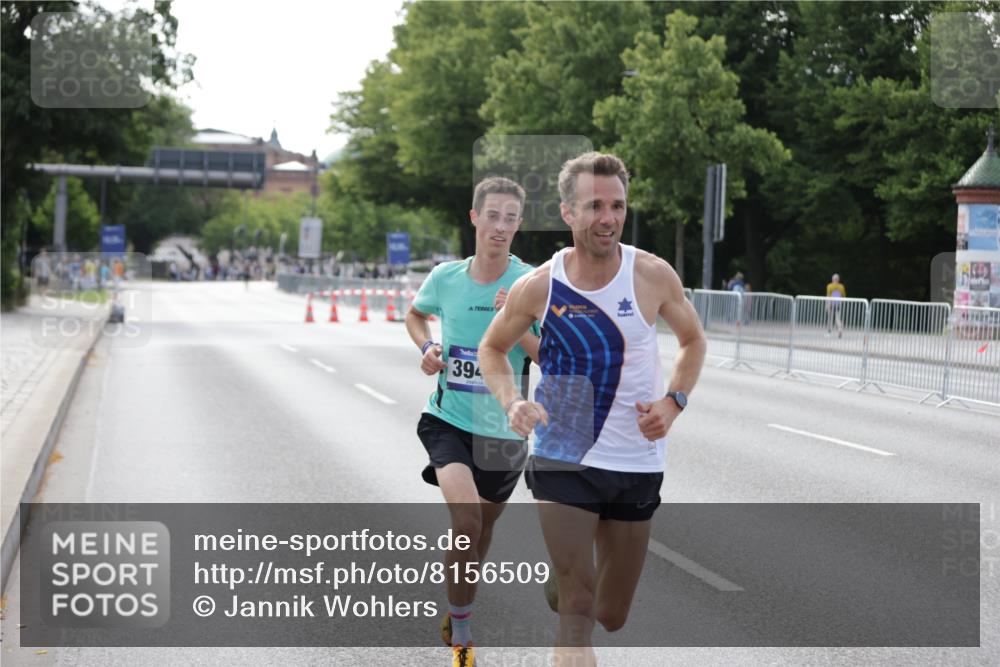 29.06.2025 - hella hamburg halbmarathon Jannik Wohlers http://msf.ph/oto/8156509 29.06.2025 09:37:28 Lombardsbrücke 45, 50, 3944, 12673 meine-sportfotos.de