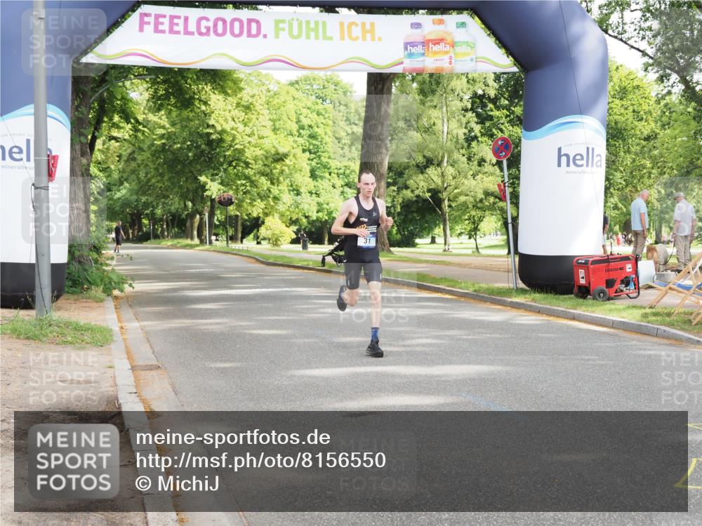 29.06.2025 - hella hamburg halbmarathon MichiJ http://msf.ph/oto/8156550 29.06.2025 10:05:46 Zwischen KM18-KM19  meine-sportfotos.de