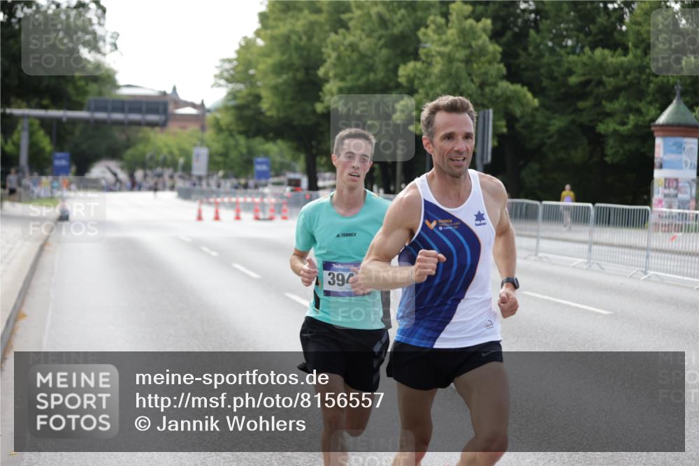 29.06.2025 - hella hamburg halbmarathon Jannik Wohlers http://msf.ph/oto/8156557 29.06.2025 09:37:28 Lombardsbrücke 45, 50, 3944, 12673 meine-sportfotos.de