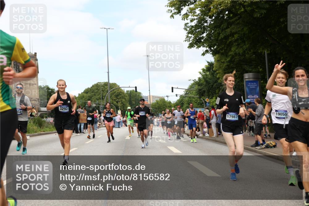 29.06.2025 - hella hamburg halbmarathon Yannick Fuchs http://msf.ph/oto/8156582 29.06.2025 11:16:28 20KM 1158, 1668, 2441, 2720, 2781, 2956, 3179, 3292, 4114, 4123, 5181, 5811, 5812, 6214, 6488, 6826, 7413, 8931, 9270, 9272, 9658, 9964, 9988, 10613, 11270, 11424, 13014, 13400, 13472, 13781, 13825, 14017, 14503, 15123, 15256, 15657, 15802, 16040, 16638, 16707, 16714, 16864, 16927, 17386, 17556, 17987, 18256, 18397, 19093 meine-sportfotos.de