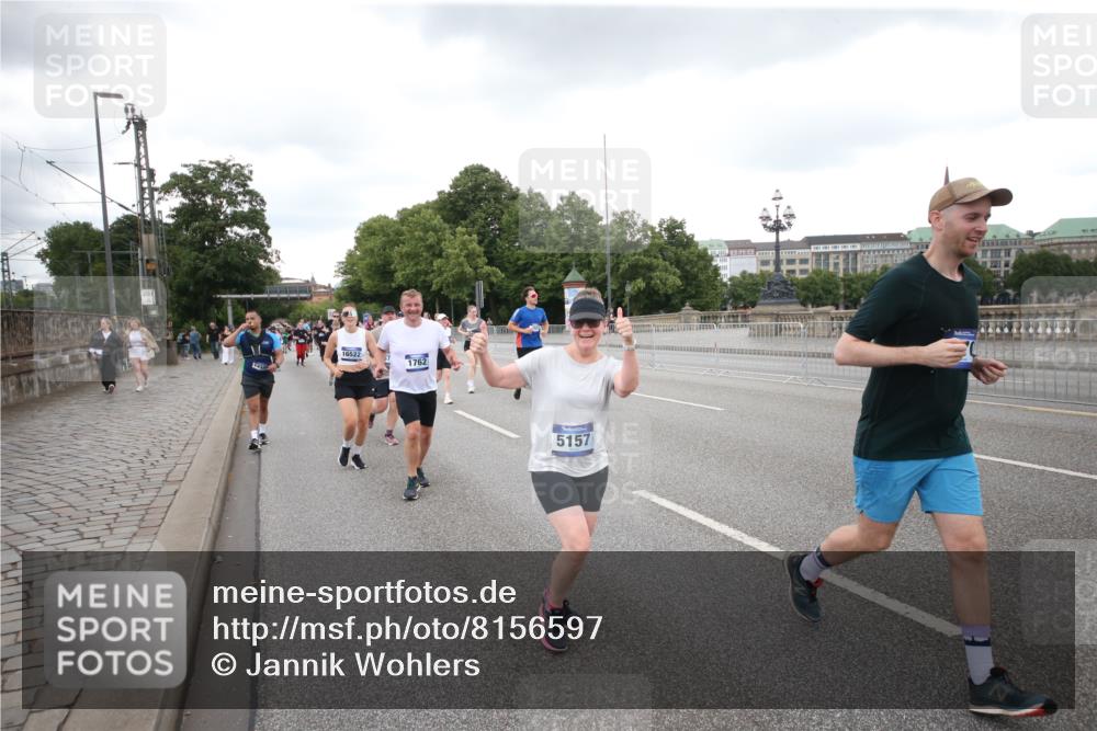 29.06.2025 - hella hamburg halbmarathon Jannik Wohlers http://msf.ph/oto/8156597 29.06.2025 10:53:59 Lombardsbrücke 1762, 1822, 1949, 2244, 2532, 3364, 3761, 3795, 3857, 4720, 4971, 5157, 5185, 5216, 5309, 5514, 5817, 5933, 5993, 6023, 6279, 6987, 7498, 7670, 7874, 7946, 7986, 8801, 8803, 9130, 10207, 11354, 11785, 12898, 12923, 12930, 13035, 14655, 14904, 15174, 15318, 15627, 15628, 15674, 16117, 16522, 16628, 16839, 18093, 18431 meine-sportfotos.de
