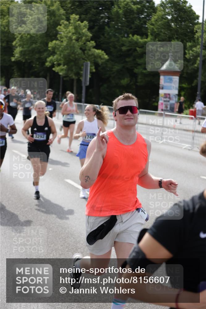 29.06.2025 - hella hamburg halbmarathon Jannik Wohlers http://msf.ph/oto/8156607 29.06.2025 10:17:18 Lombardsbrücke 1015, 1204, 1274, 1458, 1622, 1749, 1795, 2094, 2259, 2548, 3138, 3292, 4218, 5002, 5290, 5611, 5733, 6254, 6336, 6352, 6786, 7258, 7291, 7413, 7566, 7844, 8144, 9400, 9798, 9848, 10174, 10620, 10677, 11156, 11275, 11372, 11707, 11916, 12031, 12668, 12683, 14013, 14194, 14307, 14420, 14648, 14701, 14825, 14877, 15978, 16024, 16038, 16576, 16707, 17083, 17270, 17542, 17616, 18564, 19029 meine-sportfotos.de