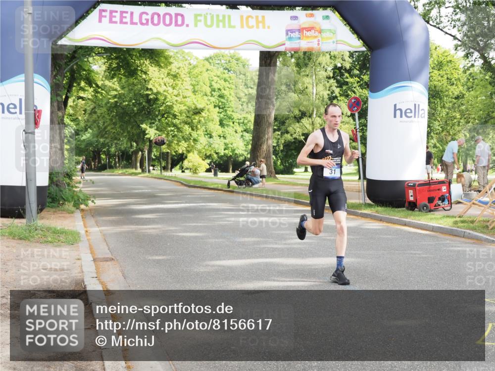 29.06.2025 - hella hamburg halbmarathon MichiJ http://msf.ph/oto/8156617 29.06.2025 10:05:47 Zwischen KM18-KM19 31 meine-sportfotos.de