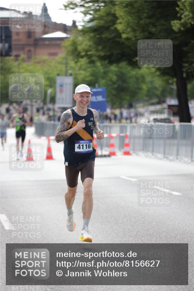 29.06.2025 - hella hamburg halbmarathon Jannik Wohlers http://msf.ph/oto/8156627 29.06.2025 09:37:51 Lombardsbrücke 4116 meine-sportfotos.de