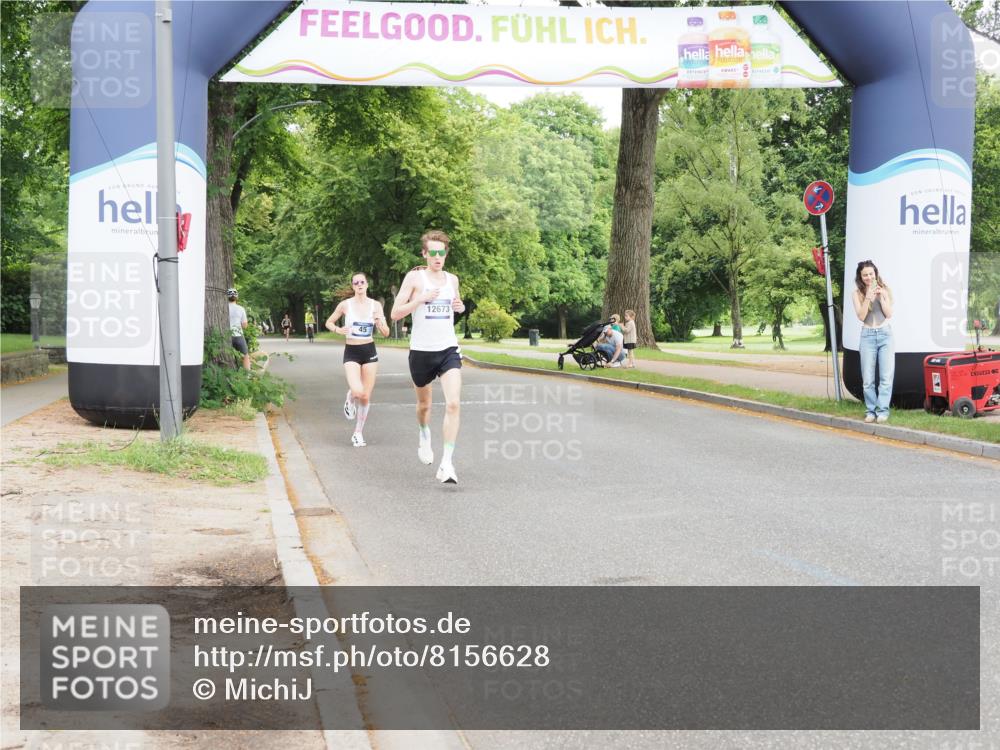29.06.2025 - hella hamburg halbmarathon MichiJ http://msf.ph/oto/8156628 29.06.2025 10:06:45 Zwischen KM18-KM19  meine-sportfotos.de