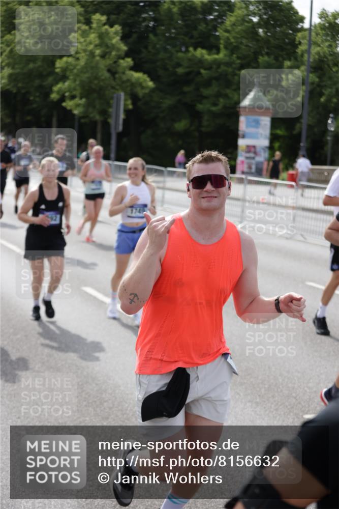 29.06.2025 - hella hamburg halbmarathon Jannik Wohlers http://msf.ph/oto/8156632 29.06.2025 10:17:18 Lombardsbrücke 1015, 1204, 1274, 1458, 1622, 1749, 1795, 2094, 2259, 2548, 3138, 3292, 4218, 5002, 5290, 5611, 5733, 6254, 6336, 6352, 6786, 7258, 7291, 7413, 7566, 7844, 8144, 9400, 9798, 9848, 10174, 10620, 10677, 11156, 11275, 11372, 11707, 11916, 12031, 12668, 12683, 14013, 14194, 14307, 14420, 14648, 14701, 14825, 14877, 15978, 16024, 16038, 16576, 16707, 17083, 17270, 17542, 17616, 18564, 19029 meine-sportfotos.de