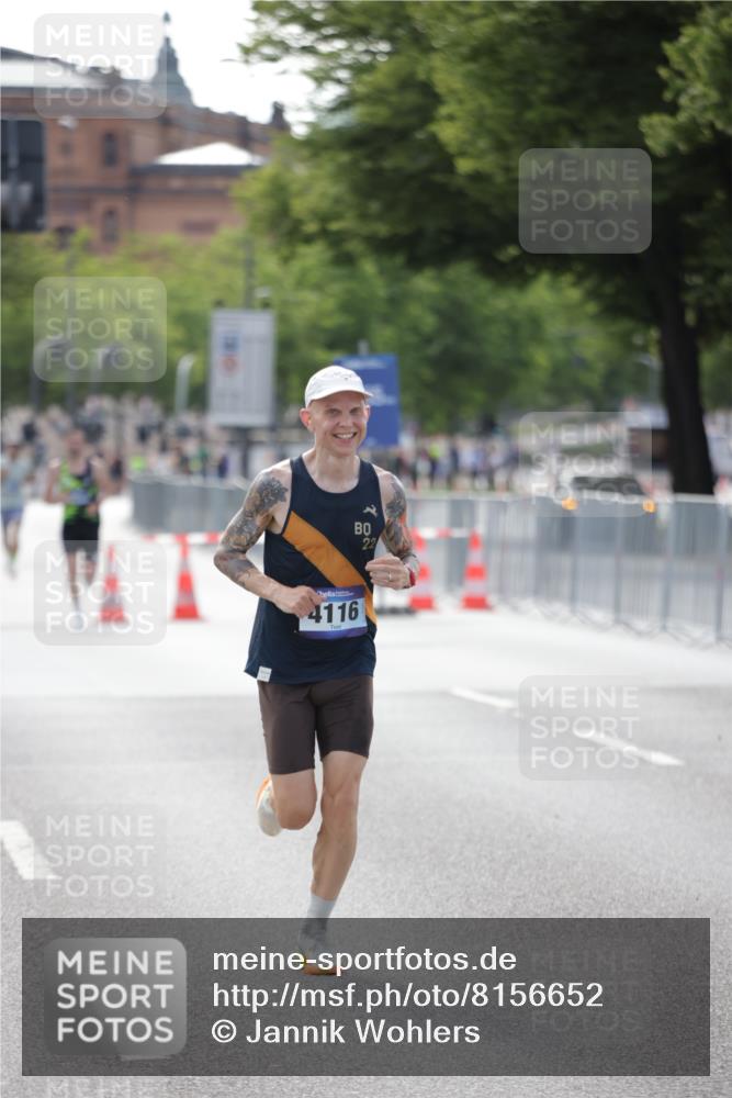 29.06.2025 - hella hamburg halbmarathon Jannik Wohlers http://msf.ph/oto/8156652 29.06.2025 09:37:51 Lombardsbrücke 4116 meine-sportfotos.de