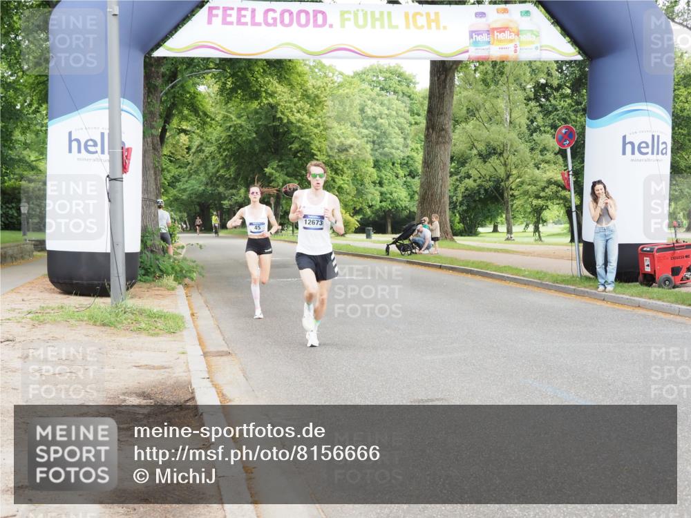 29.06.2025 - hella hamburg halbmarathon MichiJ http://msf.ph/oto/8156666 29.06.2025 10:06:46 Zwischen KM18-KM19  meine-sportfotos.de