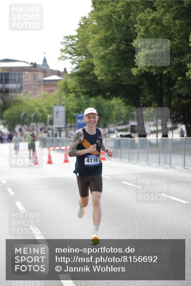29.06.2025 - hella hamburg halbmarathon Jannik Wohlers http://msf.ph/oto/8156692 29.06.2025 09:37:51 Lombardsbrücke 4116 meine-sportfotos.de