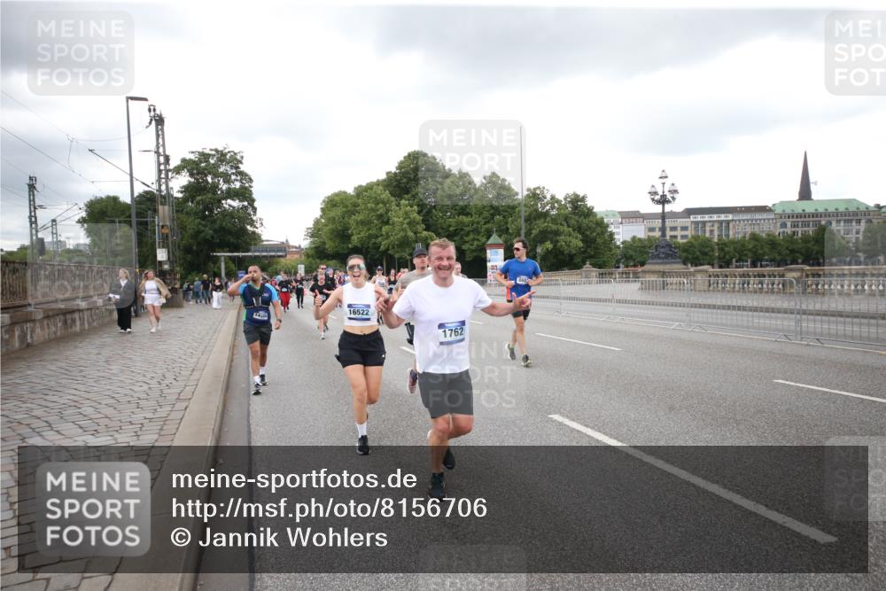 29.06.2025 - hella hamburg halbmarathon Jannik Wohlers http://msf.ph/oto/8156706 29.06.2025 10:54:00 Lombardsbrücke 1762, 1822, 1949, 2244, 2532, 3364, 3761, 3795, 3857, 4720, 4971, 5157, 5185, 5216, 5309, 5514, 5817, 5933, 5993, 6023, 6279, 6987, 7498, 7670, 7874, 7946, 7986, 8801, 8803, 9130, 10207, 11354, 11785, 12923, 12930, 13035, 13257, 13693, 13733, 14655, 14904, 15174, 15627, 15628, 15674, 15731, 16117, 16522, 16628, 16683, 17394, 18093, 18431 meine-sportfotos.de