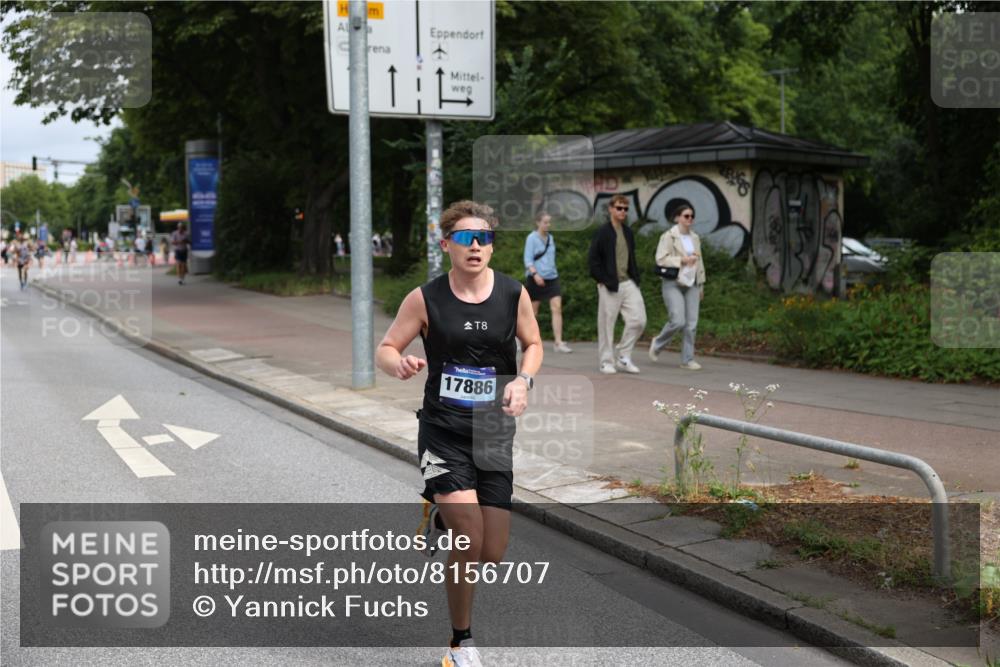 29.06.2025 - hella hamburg halbmarathon Yannick Fuchs http://msf.ph/oto/8156707 29.06.2025 10:17:38 20KM 3720, 9475, 13751, 17886 meine-sportfotos.de