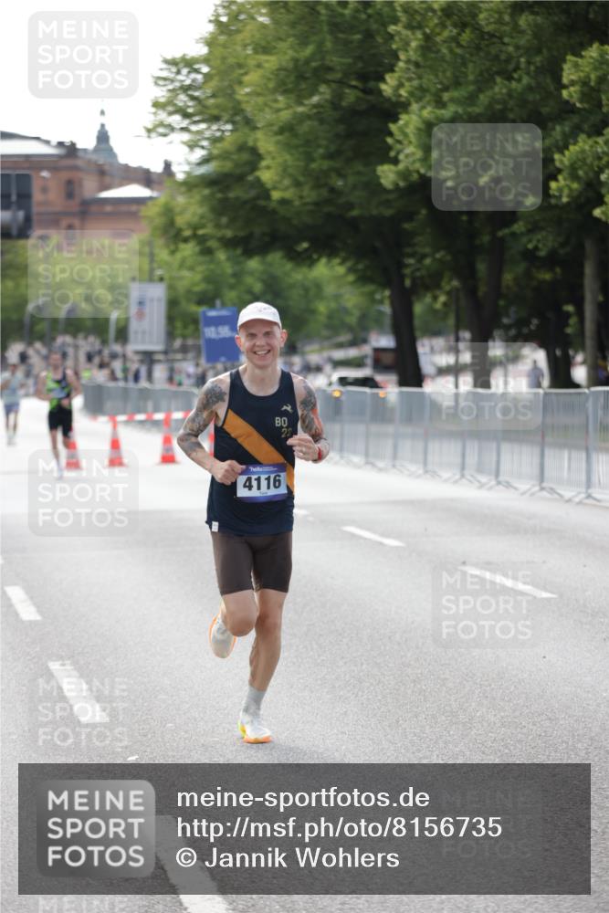 29.06.2025 - hella hamburg halbmarathon Jannik Wohlers http://msf.ph/oto/8156735 29.06.2025 09:37:51 Lombardsbrücke 4116 meine-sportfotos.de