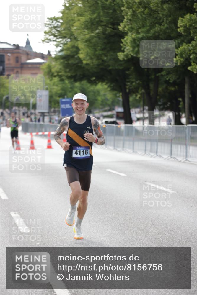 29.06.2025 - hella hamburg halbmarathon Jannik Wohlers http://msf.ph/oto/8156756 29.06.2025 09:37:51 Lombardsbrücke 4116 meine-sportfotos.de