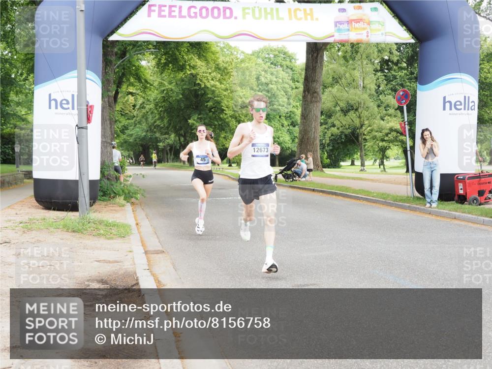 29.06.2025 - hella hamburg halbmarathon MichiJ http://msf.ph/oto/8156758 29.06.2025 10:06:46 Zwischen KM18-KM19  meine-sportfotos.de