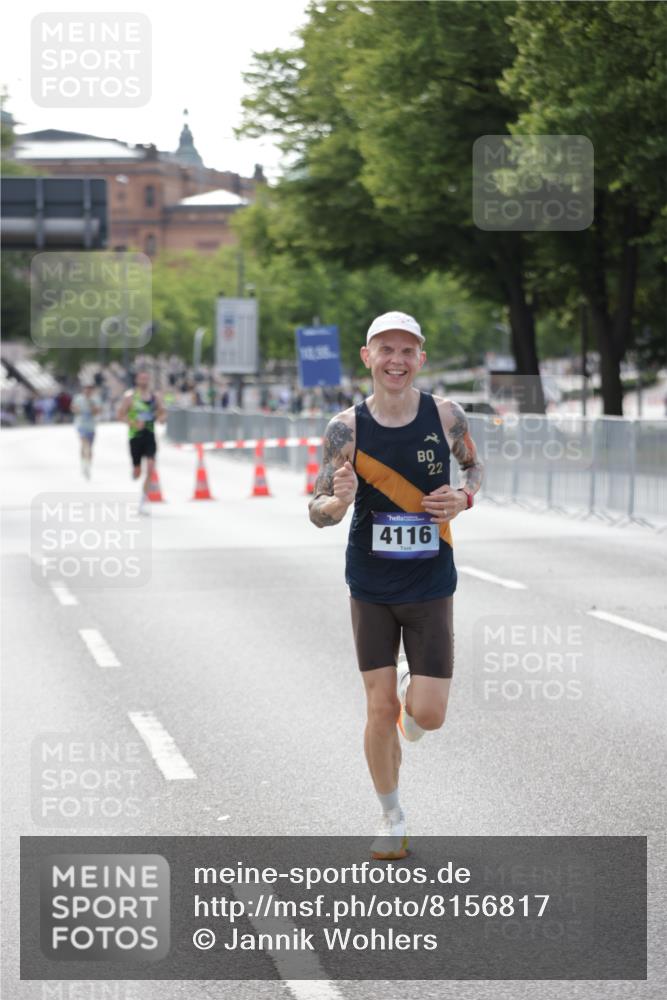 29.06.2025 - hella hamburg halbmarathon Jannik Wohlers http://msf.ph/oto/8156817 29.06.2025 09:37:52 Lombardsbrücke 4116 meine-sportfotos.de