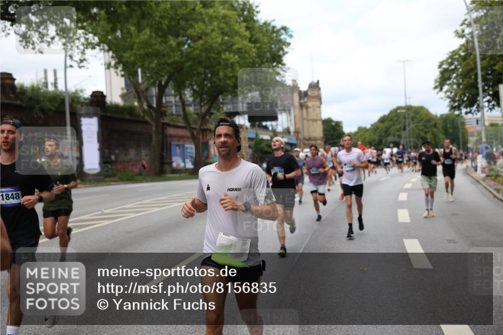 29.06.2025 - hella hamburg halbmarathon Yannick Fuchs http://msf.ph/oto/8156835 29.06.2025 10:38:22 20KM 1415, 1558, 2816, 3907, 4425, 4981, 4999, 5275, 5506, 5624, 5692, 6490, 6705, 6903, 6991, 7005, 7093, 7451, 8063, 8145, 8218, 8900, 9043, 9081, 9374, 9633, 9931, 10193, 10246, 10669, 10930, 11153, 11346, 11648, 11848, 12327, 12438, 12554, 12966, 13421, 13996, 14690, 14798, 14861, 15512, 15862, 16062, 16224, 16301, 16316, 16547, 16549, 16720, 17251, 17376, 17516, 17912, 18678, 18942 meine-sportfotos.de