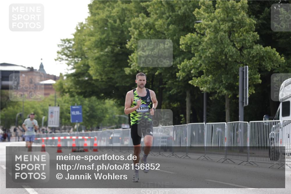 29.06.2025 - hella hamburg halbmarathon Jannik Wohlers http://msf.ph/oto/8156852 29.06.2025 09:37:59 Lombardsbrücke 4116, 11409 meine-sportfotos.de