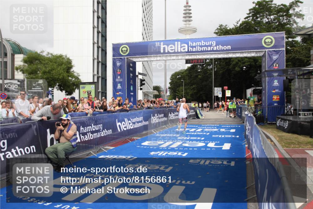 29.06.2025 - hella hamburg halbmarathon Michael Strokosch http://msf.ph/oto/8156861 29.06.2025 10:20:41 Ziel 15526 meine-sportfotos.de