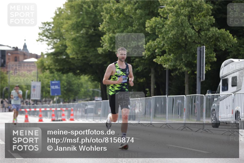 29.06.2025 - hella hamburg halbmarathon Jannik Wohlers http://msf.ph/oto/8156874 29.06.2025 09:37:59 Lombardsbrücke 4116, 11409 meine-sportfotos.de