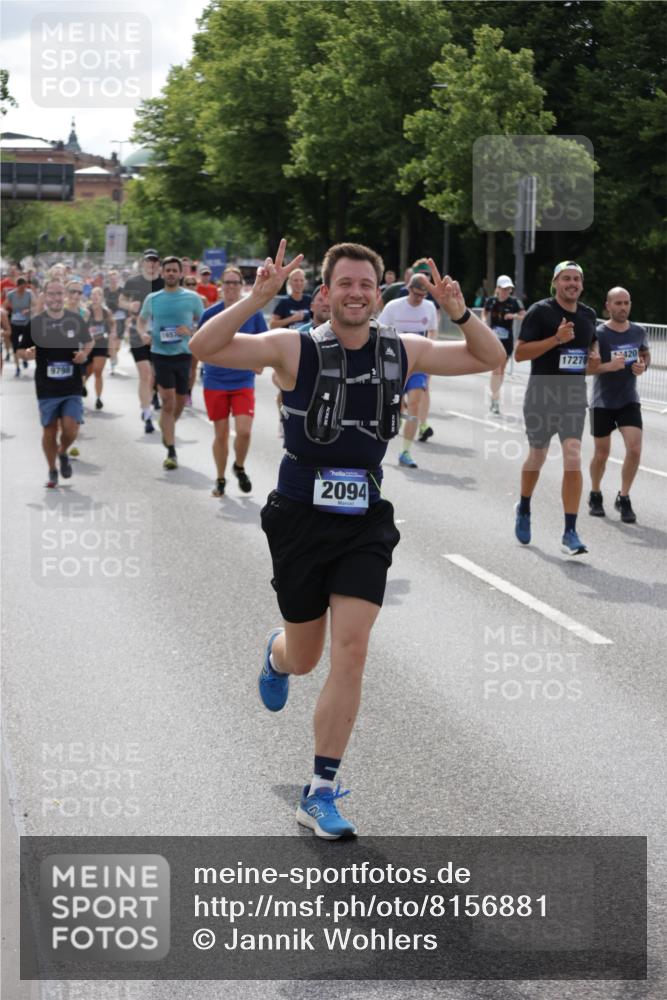 29.06.2025 - hella hamburg halbmarathon Jannik Wohlers http://msf.ph/oto/8156881 29.06.2025 10:17:21 Lombardsbrücke 1015, 1204, 1274, 1458, 1622, 1749, 1795, 2094, 2259, 2548, 3138, 3292, 4218, 5002, 5004, 5290, 5611, 5733, 6254, 6336, 6352, 6786, 7258, 7413, 8144, 8799, 9400, 9798, 9848, 9964, 10174, 10677, 10831, 11156, 11275, 11372, 11656, 11707, 11916, 12031, 12401, 12553, 12683, 13843, 14013, 14194, 14307, 14420, 14701, 14738, 14825, 15203, 15322, 15978, 16038, 16576, 16707, 17083, 17270, 17542, 17616, 19029 meine-sportfotos.de