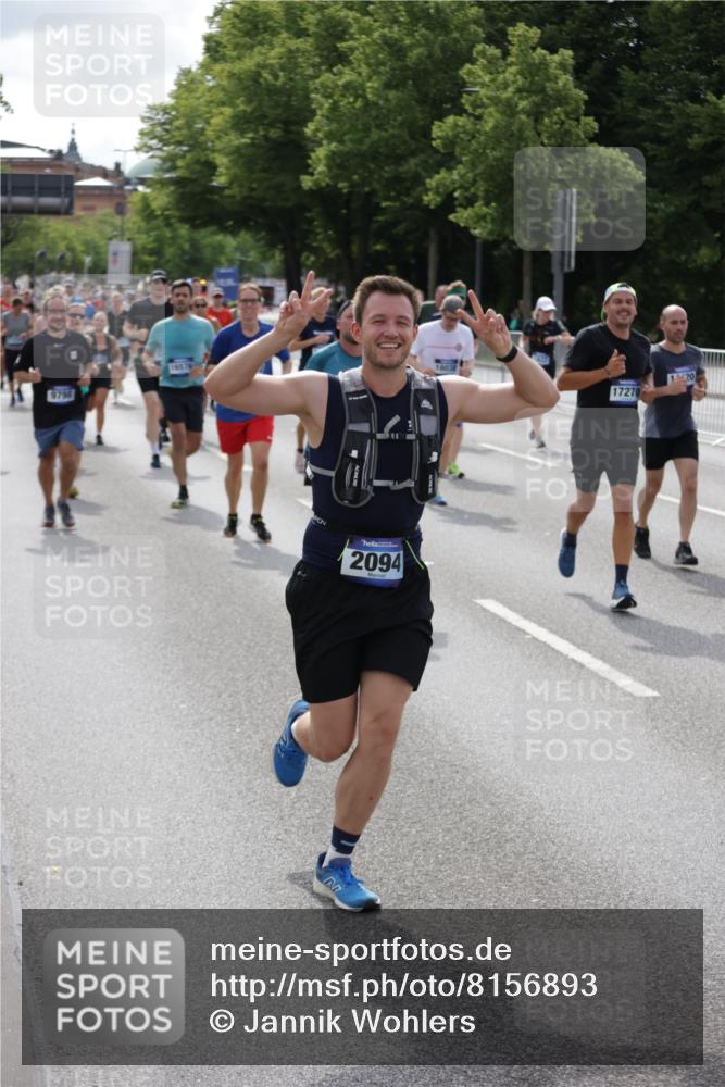 29.06.2025 - hella hamburg halbmarathon Jannik Wohlers http://msf.ph/oto/8156893 29.06.2025 10:17:21 Lombardsbrücke 1015, 1204, 1274, 1458, 1622, 1749, 1795, 2094, 2259, 2548, 3138, 3292, 4218, 5002, 5004, 5290, 5611, 5733, 6254, 6336, 6352, 6786, 7258, 7413, 8144, 8799, 9400, 9798, 9848, 9964, 10174, 10677, 10831, 11156, 11275, 11372, 11656, 11707, 11916, 12031, 12401, 12553, 12683, 13843, 14013, 14194, 14307, 14420, 14701, 14738, 14825, 15203, 15322, 15978, 16038, 16576, 16707, 17083, 17270, 17542, 17616, 19029 meine-sportfotos.de