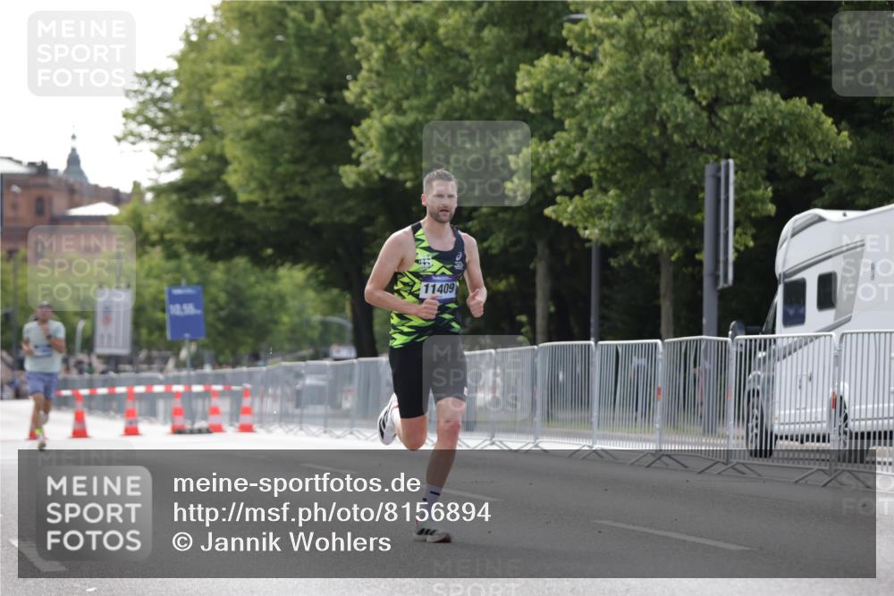 29.06.2025 - hella hamburg halbmarathon Jannik Wohlers http://msf.ph/oto/8156894 29.06.2025 09:37:59 Lombardsbrücke 4116, 11409 meine-sportfotos.de