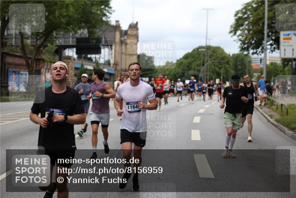 29.06.2025 - hella hamburg halbmarathon Yannick Fuchs http://msf.ph/oto/8156959 29.06.2025 10:38:23 20KM 1415, 1558, 2816, 3907, 4425, 4981, 4999, 5275, 5624, 5692, 6490, 6705, 6903, 6991, 7005, 7093, 8063, 8145, 8218, 8722, 8900, 9043, 9081, 9374, 9444, 9633, 9931, 10193, 10246, 10669, 10930, 11153, 11346, 11648, 11848, 12327, 12438, 12554, 12966, 13421, 13996, 14798, 14861, 15233, 15512, 15862, 16062, 16224, 16301, 16316, 16547, 16549, 16720, 17251, 17376, 17516, 17729, 17912, 18678, 18942 meine-sportfotos.de