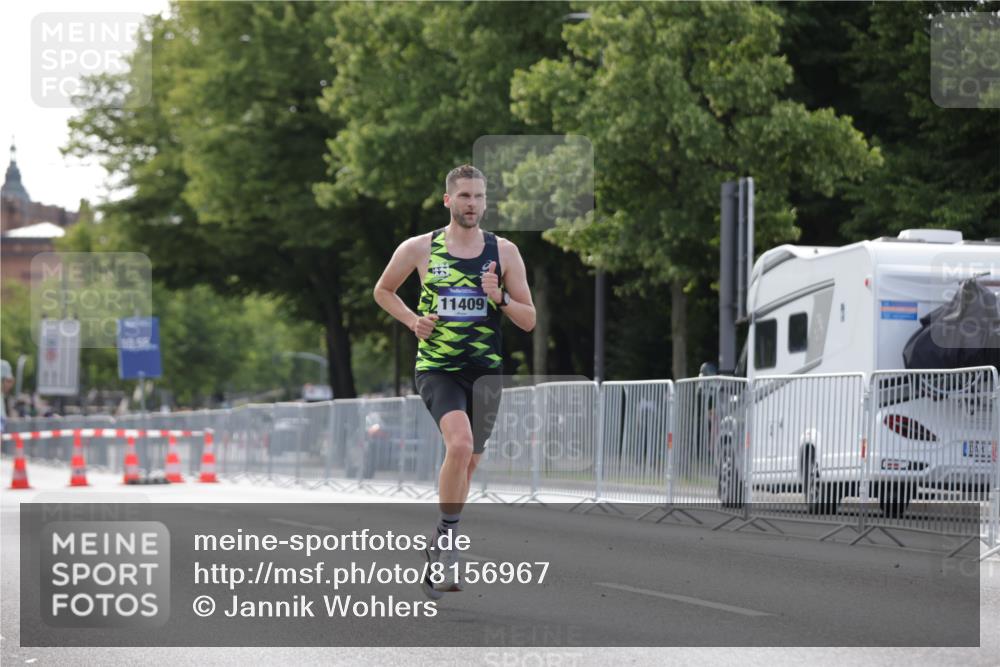 29.06.2025 - hella hamburg halbmarathon Jannik Wohlers http://msf.ph/oto/8156967 29.06.2025 09:37:59 Lombardsbrücke 4116, 11409 meine-sportfotos.de