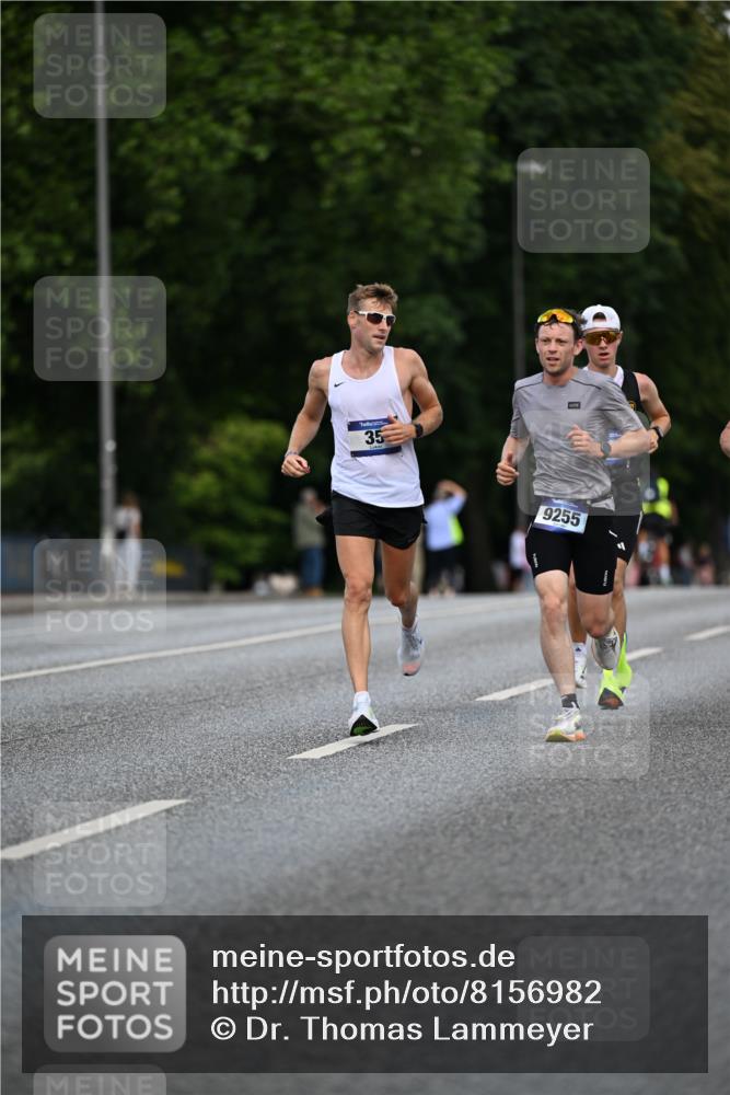 29.06.2025 - hella hamburg halbmarathon Dr. Thomas Lammeyer http://msf.ph/oto/8156982 29.06.2025 09:43:12 Kennedybrücke 34, 35, 52, 54, 2659, 3720, 6530, 9255, 10650 meine-sportfotos.de