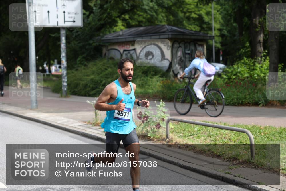 29.06.2025 - hella hamburg halbmarathon Yannick Fuchs http://msf.ph/oto/8157038 29.06.2025 10:18:07 20KM 35, 52, 2618, 4128, 4571, 11624, 16548, 18693, 18897 meine-sportfotos.de