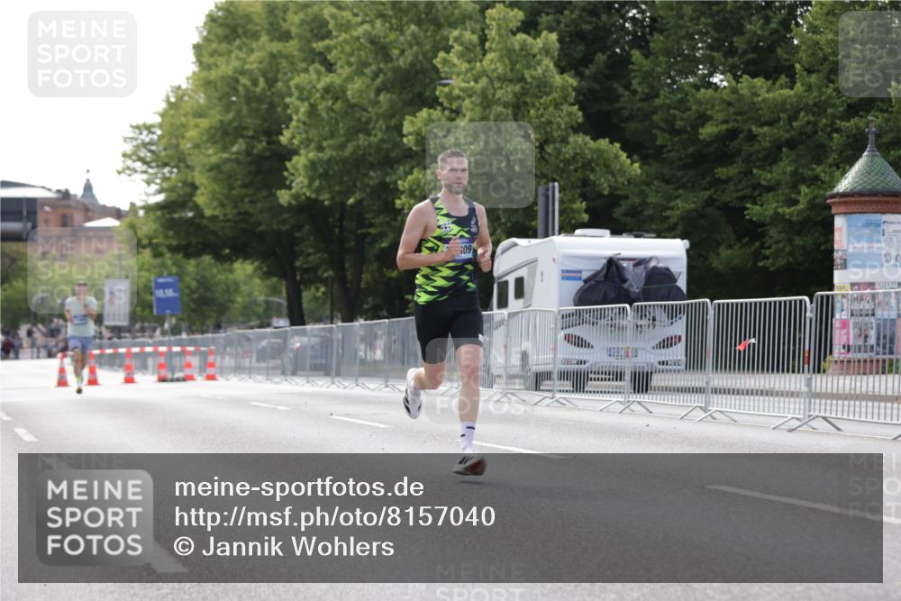 29.06.2025 - hella hamburg halbmarathon Jannik Wohlers http://msf.ph/oto/8157040 29.06.2025 09:38:00 Lombardsbrücke 4116, 11409 meine-sportfotos.de