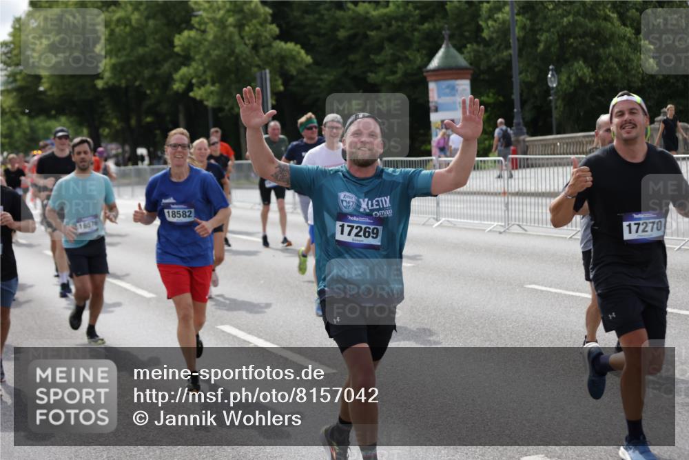 29.06.2025 - hella hamburg halbmarathon Jannik Wohlers http://msf.ph/oto/8157042 29.06.2025 10:17:23 Lombardsbrücke 1015, 1274, 1458, 1622, 1641, 1749, 1795, 2094, 2259, 2548, 3138, 3292, 4218, 5002, 5004, 5290, 5611, 5733, 6254, 6336, 6352, 7258, 7413, 8144, 8799, 9400, 9798, 9964, 10174, 10509, 10831, 11156, 11275, 11656, 11707, 11916, 12031, 12401, 12553, 12683, 13843, 14013, 14194, 14420, 14701, 14738, 14825, 15203, 15322, 15978, 16038, 16576, 16707, 17270, 17542, 17616, 19029 meine-sportfotos.de