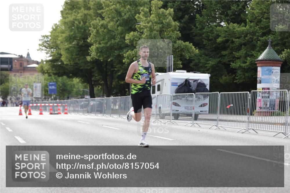 29.06.2025 - hella hamburg halbmarathon Jannik Wohlers http://msf.ph/oto/8157054 29.06.2025 09:38:00 Lombardsbrücke 4116, 11409 meine-sportfotos.de