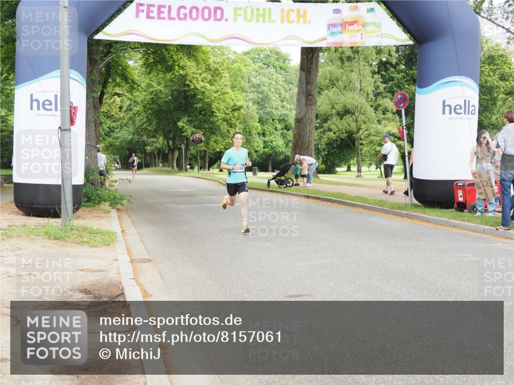 29.06.2025 - hella hamburg halbmarathon MichiJ http://msf.ph/oto/8157061 29.06.2025 10:07:17 Zwischen KM18-KM19 3944 meine-sportfotos.de