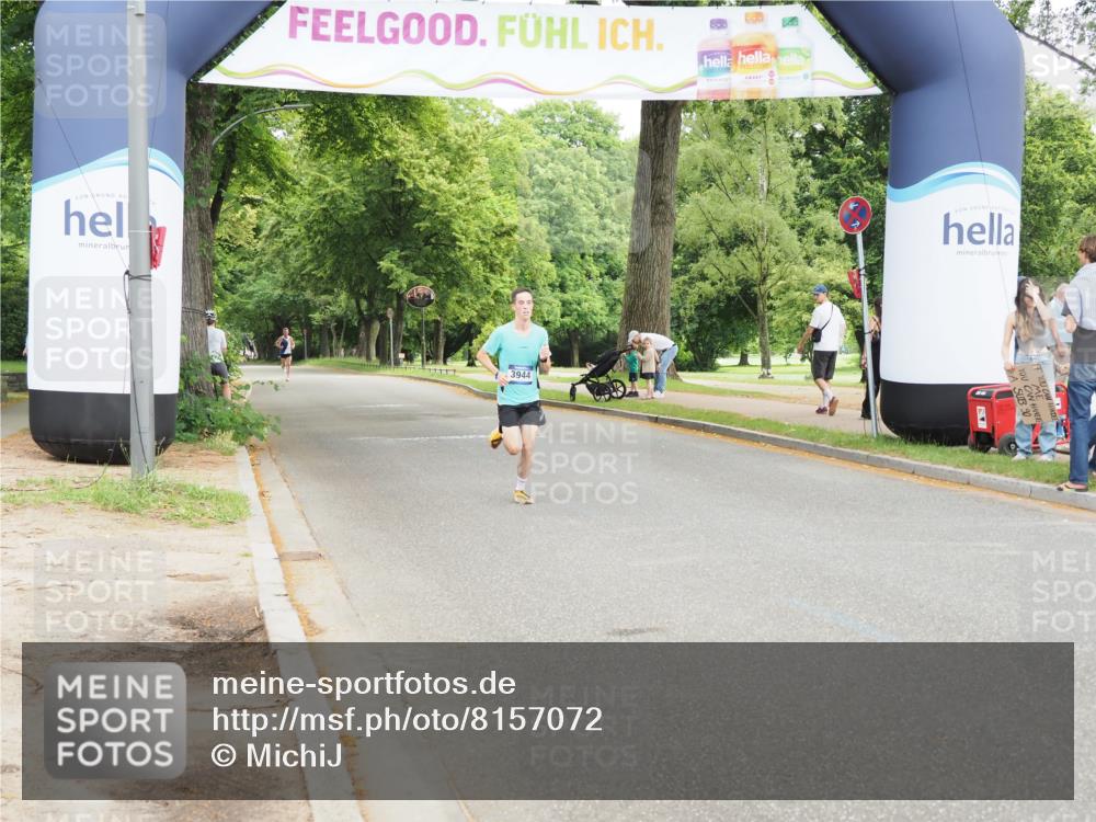29.06.2025 - hella hamburg halbmarathon MichiJ http://msf.ph/oto/8157072 29.06.2025 10:07:17 Zwischen KM18-KM19 3944 meine-sportfotos.de