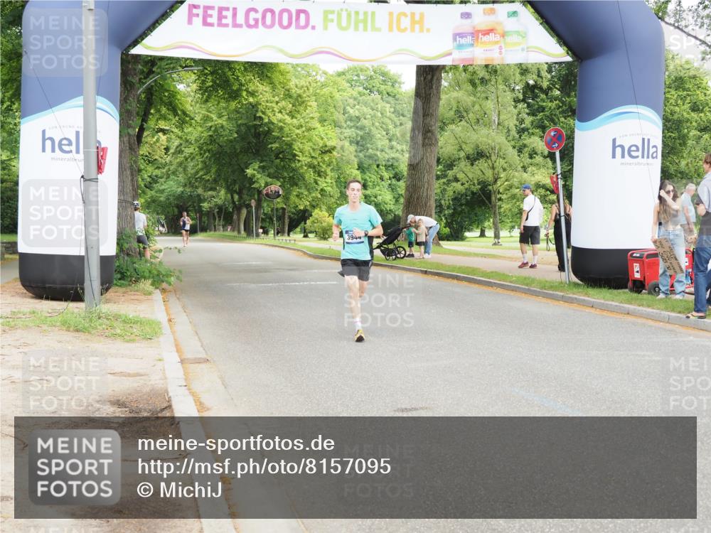 29.06.2025 - hella hamburg halbmarathon MichiJ http://msf.ph/oto/8157095 29.06.2025 10:07:17 Zwischen KM18-KM19 3944 meine-sportfotos.de