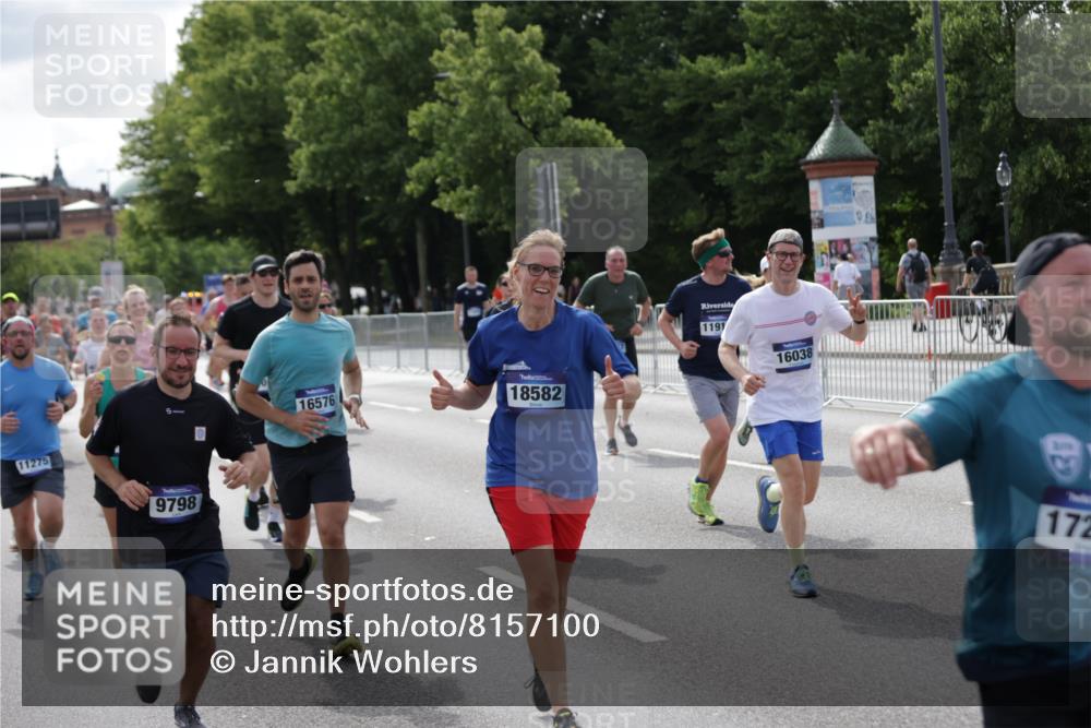 29.06.2025 - hella hamburg halbmarathon Jannik Wohlers http://msf.ph/oto/8157100 29.06.2025 10:17:24 Lombardsbrücke 1015, 1274, 1458, 1622, 1641, 1749, 1795, 2094, 2548, 3138, 3292, 4218, 5002, 5004, 5290, 5611, 5733, 6254, 6336, 6352, 7258, 7413, 8128, 8144, 8799, 9400, 9798, 9964, 10174, 10509, 10831, 11156, 11275, 11656, 11707, 11916, 12031, 12401, 12553, 12683, 13843, 14013, 14194, 14420, 14701, 14738, 14825, 15203, 15322, 15978, 16038, 16576, 16707, 17270, 17542, 17616 meine-sportfotos.de