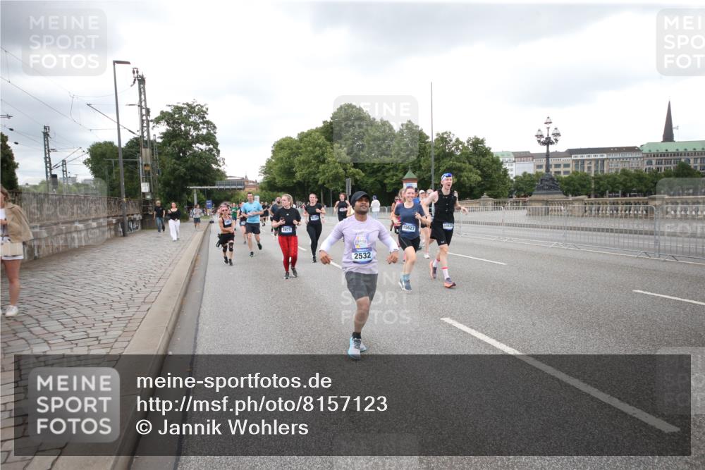 29.06.2025 - hella hamburg halbmarathon Jannik Wohlers http://msf.ph/oto/8157123 29.06.2025 10:54:07 Lombardsbrücke 1822, 1949, 2244, 2532, 2586, 3364, 3761, 3795, 3857, 4720, 4971, 5185, 5216, 5309, 5933, 5993, 6023, 6279, 7670, 7986, 8801, 8803, 9130, 11033, 11567, 11569, 12930, 13035, 13257, 13272, 13693, 13733, 13826, 14409, 15029, 15174, 15627, 15628, 15674, 15687, 15731, 16019, 16522, 16683, 17394 meine-sportfotos.de