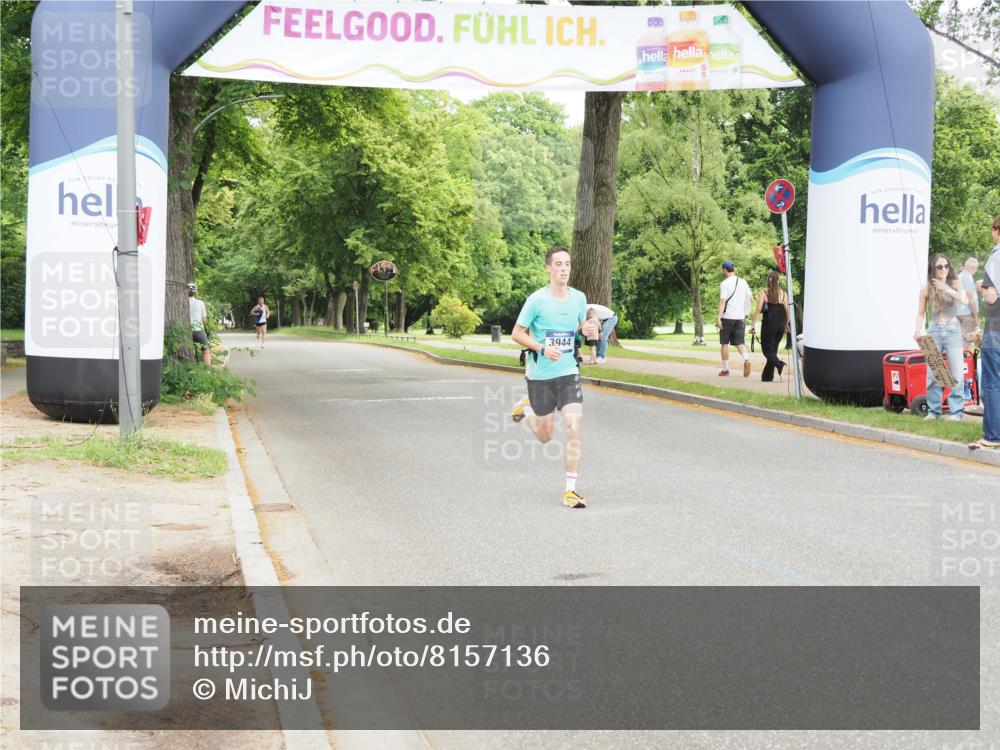29.06.2025 - hella hamburg halbmarathon MichiJ http://msf.ph/oto/8157136 29.06.2025 10:07:18 Zwischen KM18-KM19 3944 meine-sportfotos.de