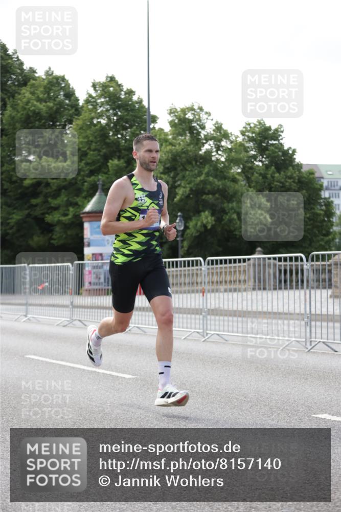 29.06.2025 - hella hamburg halbmarathon Jannik Wohlers http://msf.ph/oto/8157140 29.06.2025 09:38:01 Lombardsbrücke 4116, 11409 meine-sportfotos.de