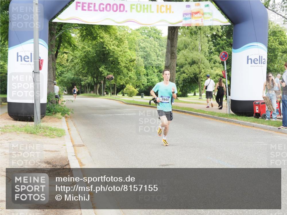 29.06.2025 - hella hamburg halbmarathon MichiJ http://msf.ph/oto/8157155 29.06.2025 10:07:18 Zwischen KM18-KM19 3944 meine-sportfotos.de