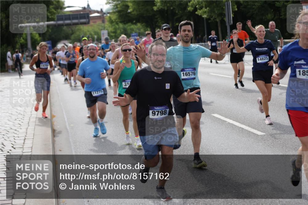 29.06.2025 - hella hamburg halbmarathon Jannik Wohlers http://msf.ph/oto/8157162 29.06.2025 10:17:25 Lombardsbrücke 1015, 1274, 1458, 1622, 1641, 1749, 1795, 2094, 2548, 3138, 3292, 5002, 5004, 5290, 5611, 5733, 6254, 7258, 7413, 8128, 8144, 8607, 8799, 9400, 9734, 9798, 9964, 10174, 10509, 10831, 11156, 11275, 11656, 11707, 11916, 12031, 12401, 12553, 12598, 12683, 12752, 13681, 13843, 14013, 14194, 14420, 14496, 14701, 14738, 14825, 15203, 15322, 15978, 16038, 16576, 16707, 17270, 17542, 17616 meine-sportfotos.de