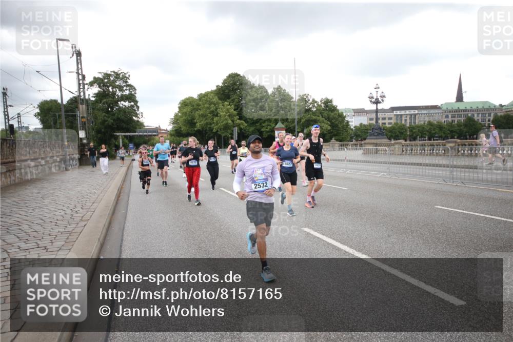 29.06.2025 - hella hamburg halbmarathon Jannik Wohlers http://msf.ph/oto/8157165 29.06.2025 10:54:07 Lombardsbrücke 1822, 1949, 2244, 2532, 2586, 3364, 3761, 3795, 3857, 4720, 4971, 5185, 5216, 5309, 5933, 5993, 6023, 6279, 7670, 7986, 8801, 8803, 9130, 11033, 11567, 11569, 12930, 13035, 13257, 13272, 13693, 13733, 13826, 14409, 15029, 15174, 15627, 15628, 15674, 15687, 15731, 16019, 16522, 16683, 17394 meine-sportfotos.de