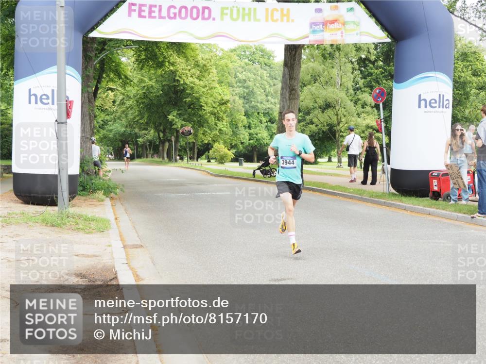 29.06.2025 - hella hamburg halbmarathon MichiJ http://msf.ph/oto/8157170 29.06.2025 10:07:18 Zwischen KM18-KM19 3944 meine-sportfotos.de
