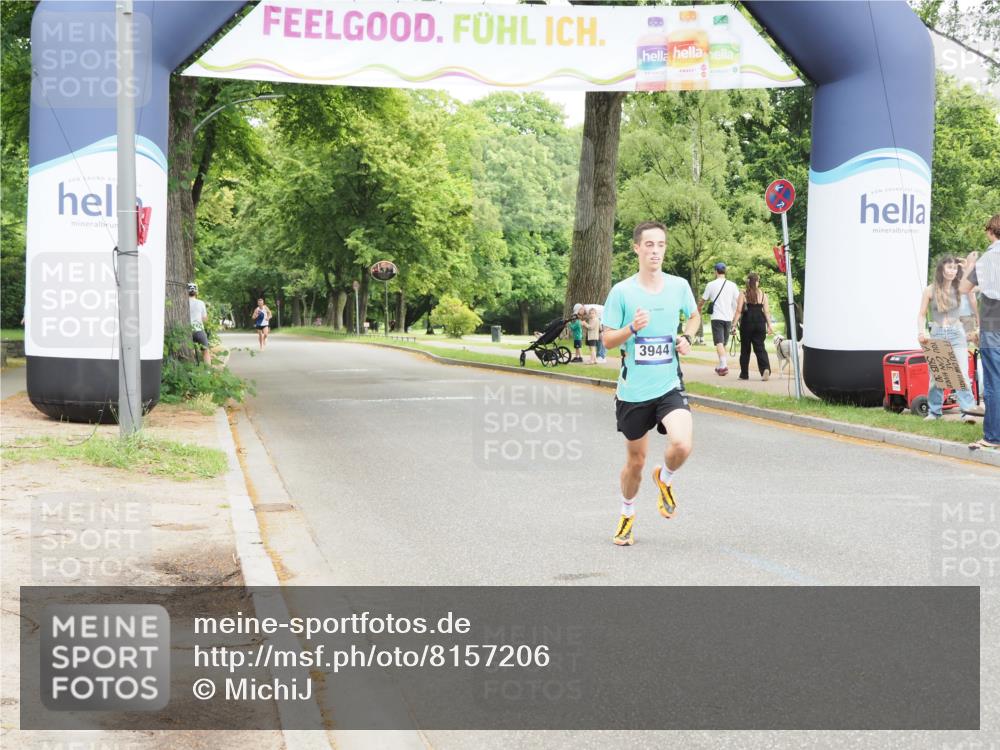 29.06.2025 - hella hamburg halbmarathon MichiJ http://msf.ph/oto/8157206 29.06.2025 10:07:18 Zwischen KM18-KM19 3944 meine-sportfotos.de