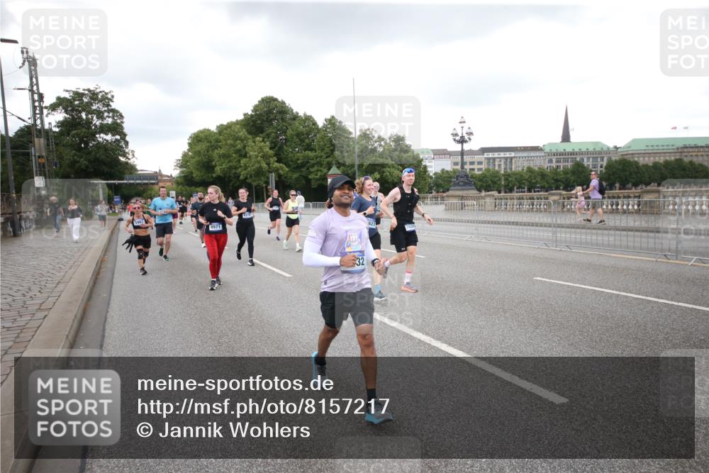29.06.2025 - hella hamburg halbmarathon Jannik Wohlers http://msf.ph/oto/8157217 29.06.2025 10:54:08 Lombardsbrücke 1949, 2084, 2244, 2532, 2586, 3761, 3795, 3857, 4720, 4971, 5185, 5216, 5933, 5993, 6023, 6279, 7670, 7986, 8801, 8803, 9130, 10471, 11033, 11567, 11569, 12930, 13035, 13257, 13272, 13693, 13733, 13826, 14409, 15029, 15174, 15627, 15628, 15674, 15687, 15731, 16019, 16522, 16683, 17394 meine-sportfotos.de